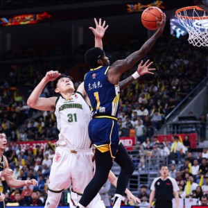 广东所有本土球员得分总和不到萨姆纳一半，球迷：都被杜锋骂傻了